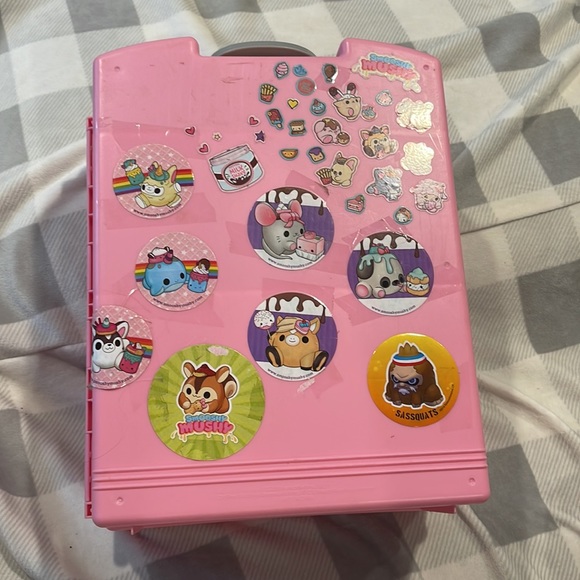 Smooshy Mushy Fridge - Picture 2 of 4